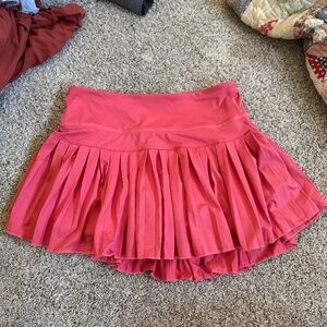 Nwot gold hinge skirt size medium w/ built in shorts